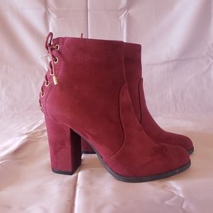 NWOB Limelight Celeste Burgundy Booties